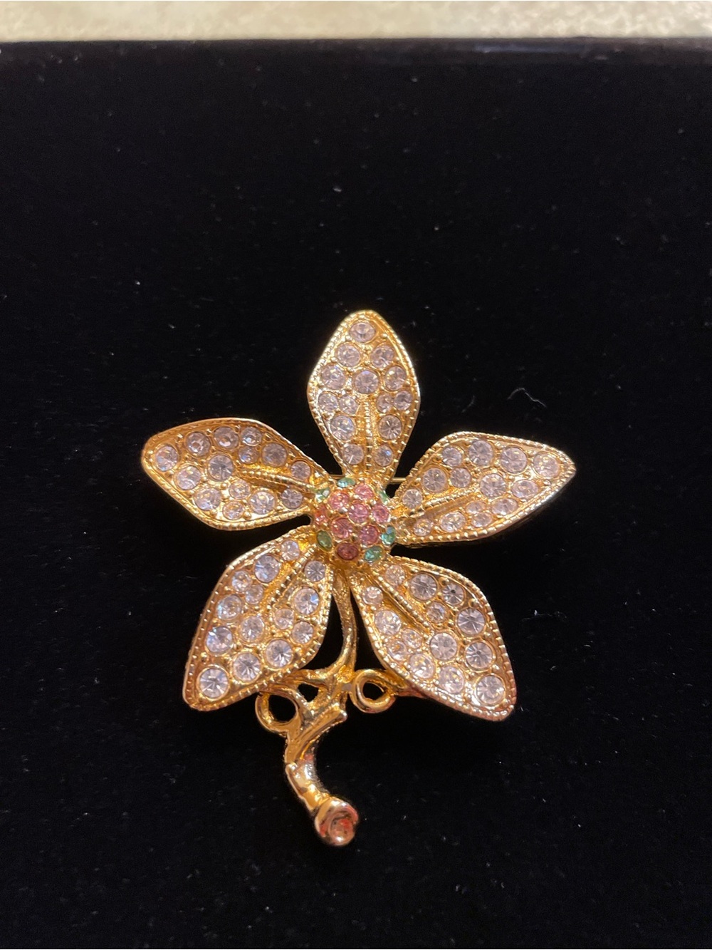 Flower Brooch. EUC.